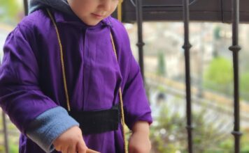 Las Turbas de Cuenca llaman a tocar el Viernes Santo tambores y clarines desde los balcones