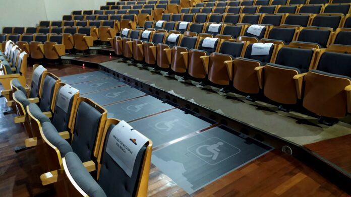 Auditorio-sillas-ruedas