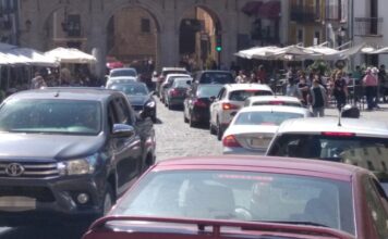 Coches en la Plaza Mayor