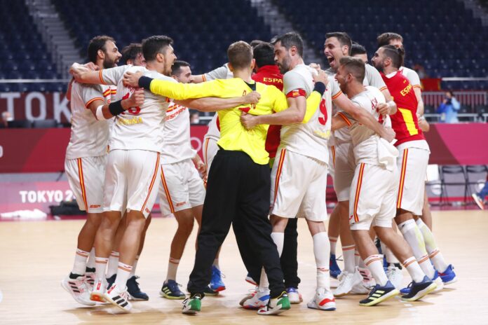 Selección de balonmano en Tokio | FOTO: RFEB