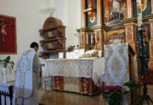 Misa tradicional en Cuenca