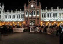 Manifestación en defensa del tren en Valencia