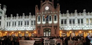 Manifestación en defensa del tren en Valencia