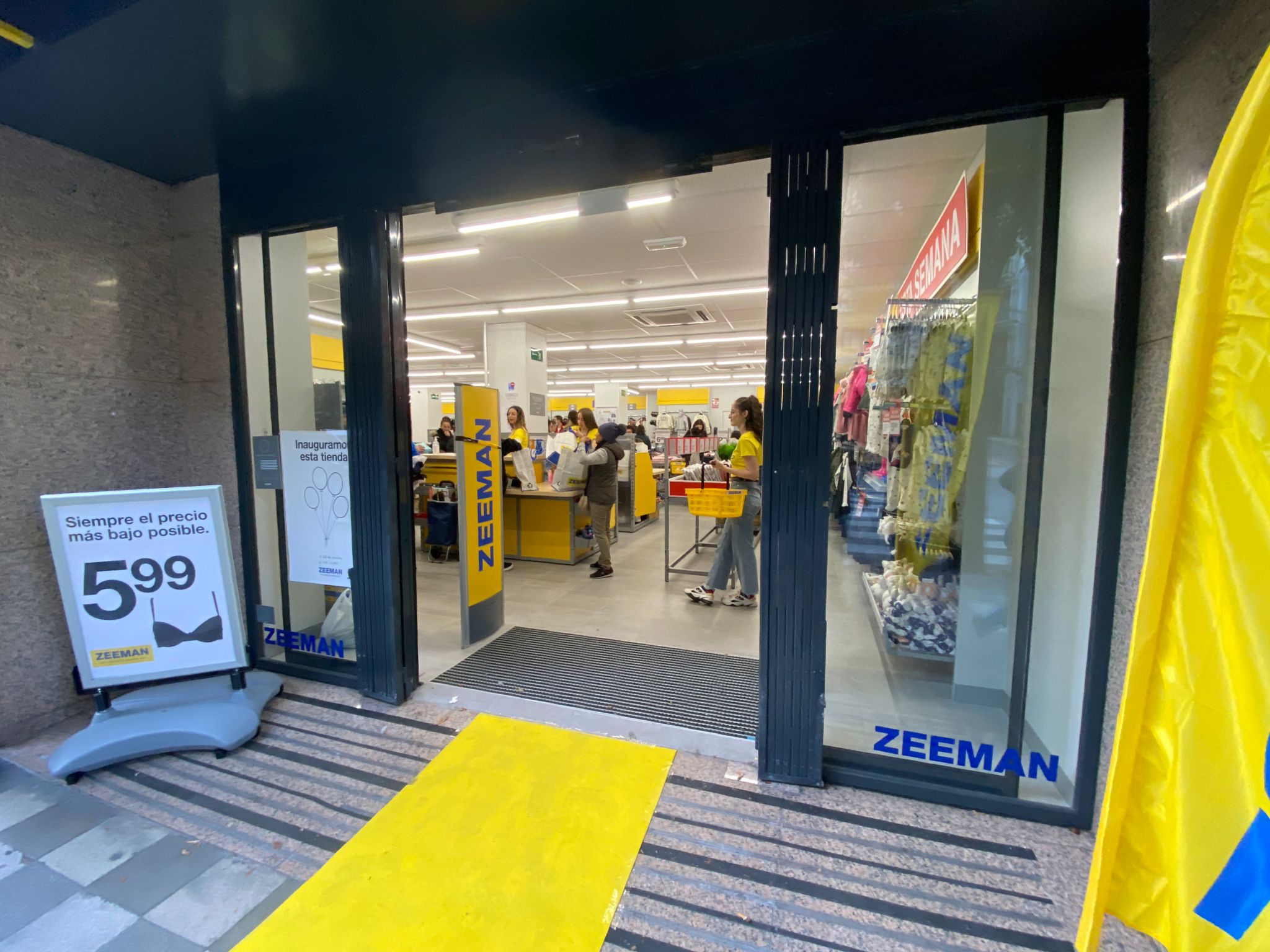 La multinacional Zeeman tienda ropa 'low cost' en Cuenca capital - de Cuenca