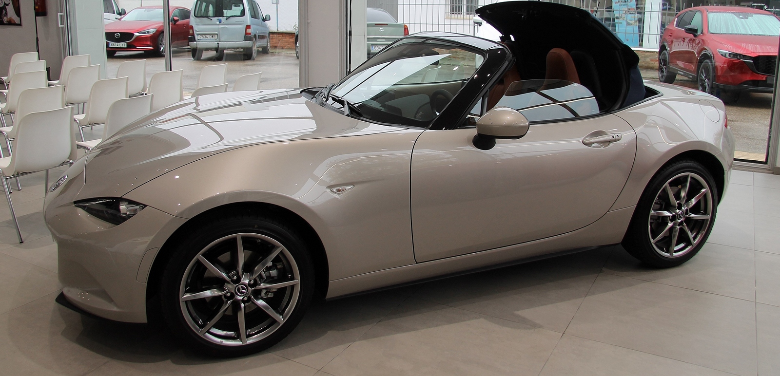 CONCESIONARIO MAZDA CUENCA (1)