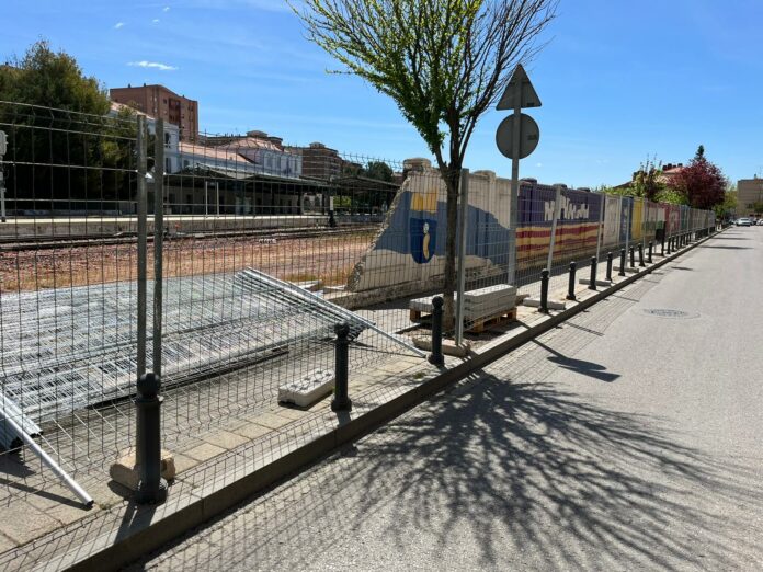 Estado actual de las obras de demolición del muro ferroviario del Paseo de San Antón. Foto: MDC.