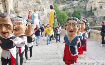 Mañana de gigantes y cabezudos
