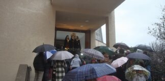 Las Santas Marías viven con frustración la cuarta suspensión de su desfile en siete años