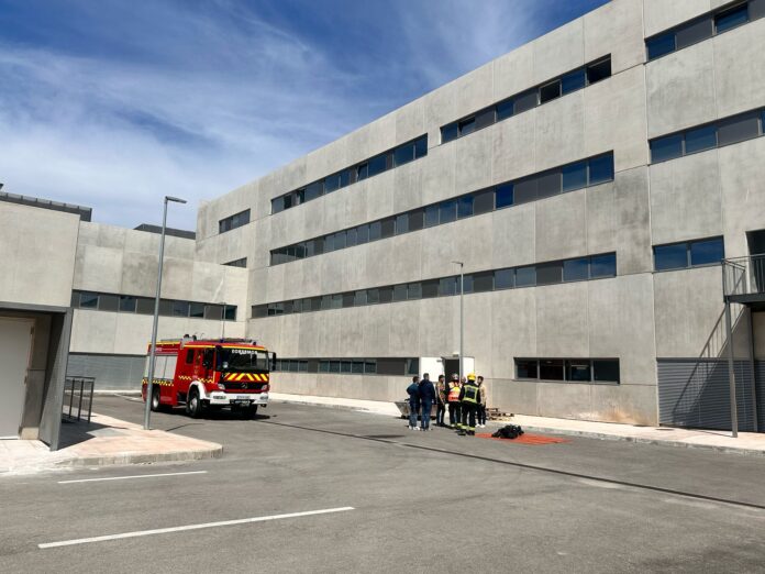 Incendio en el nuevo hospital. FOTO: Lucía Álvaro