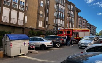 Actuación de los Bomberos en la calle San Damián.