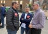 Vicente Martínez (UGT), Carlos Hortelano (CCOO) y Ángel Tomás Godoy (PSOE).