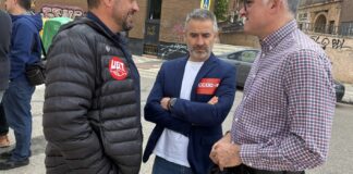 Vicente Martínez (UGT), Carlos Hortelano (CCOO) y Ángel Tomás Godoy (PSOE).
