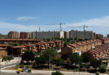 Viviendas y grúas