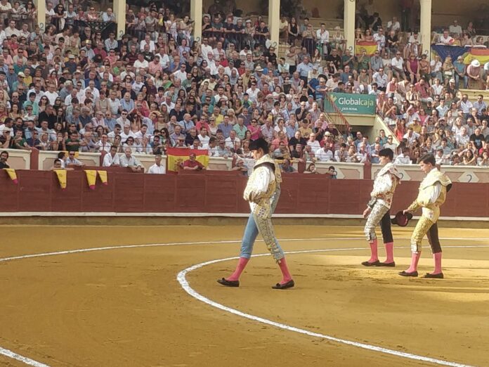 TOROS LUNES
