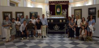 Los nuevos faldones de la Virgen de las Angustias lucen en la Diputación de Cuenca