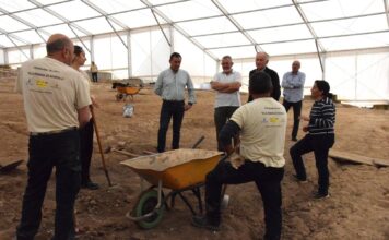 Diez participantes del taller de recualificación profesional se unen al inicio de las excavaciones en Noheda