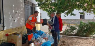 Cruz Roja mantiene su labor social en Mira un año después de la DANA