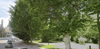 Un joven se golpea la cabeza al caer de un patinete eléctrico en Cuenca y es trasladado al hospital