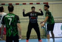 El REBI Cuenca sigue sin puntuar fuera: se estrella en Nava contra el cansancio, los árbitros y Buda (33-32) Nava-Cuenca. Foto: Daniel Pérez