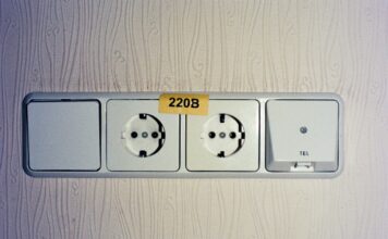 Cortes de luz la semana que viene en cuatro localidades de Cuenca: fechas, horas y calles afectadas Enchufe