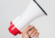 Megáfonos y guías: el Ayuntamiento prepara una ordenanza «para compatibilizar actividad turística y descanso»