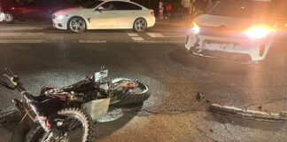 Un motorista es trasladado al Hospital tras chocar su vehículo con un turismo en Villa Román