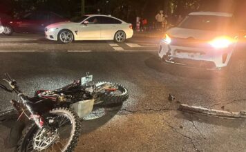 Un motorista es trasladado al Hospital tras chocar su vehículo con un turismo en Villa Román