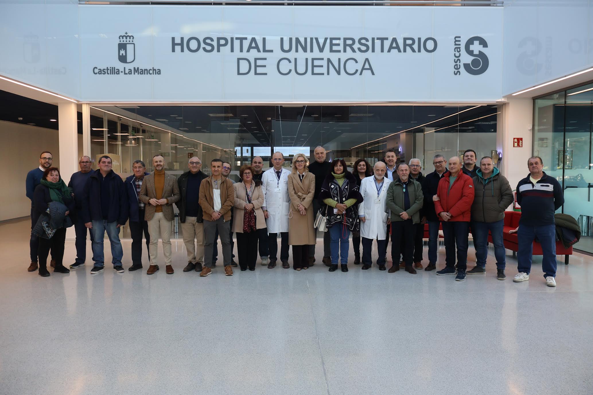 Alcaldes y representantes municipales de distintos ayuntamientos de la provincia visitan el Nuevo Hospital