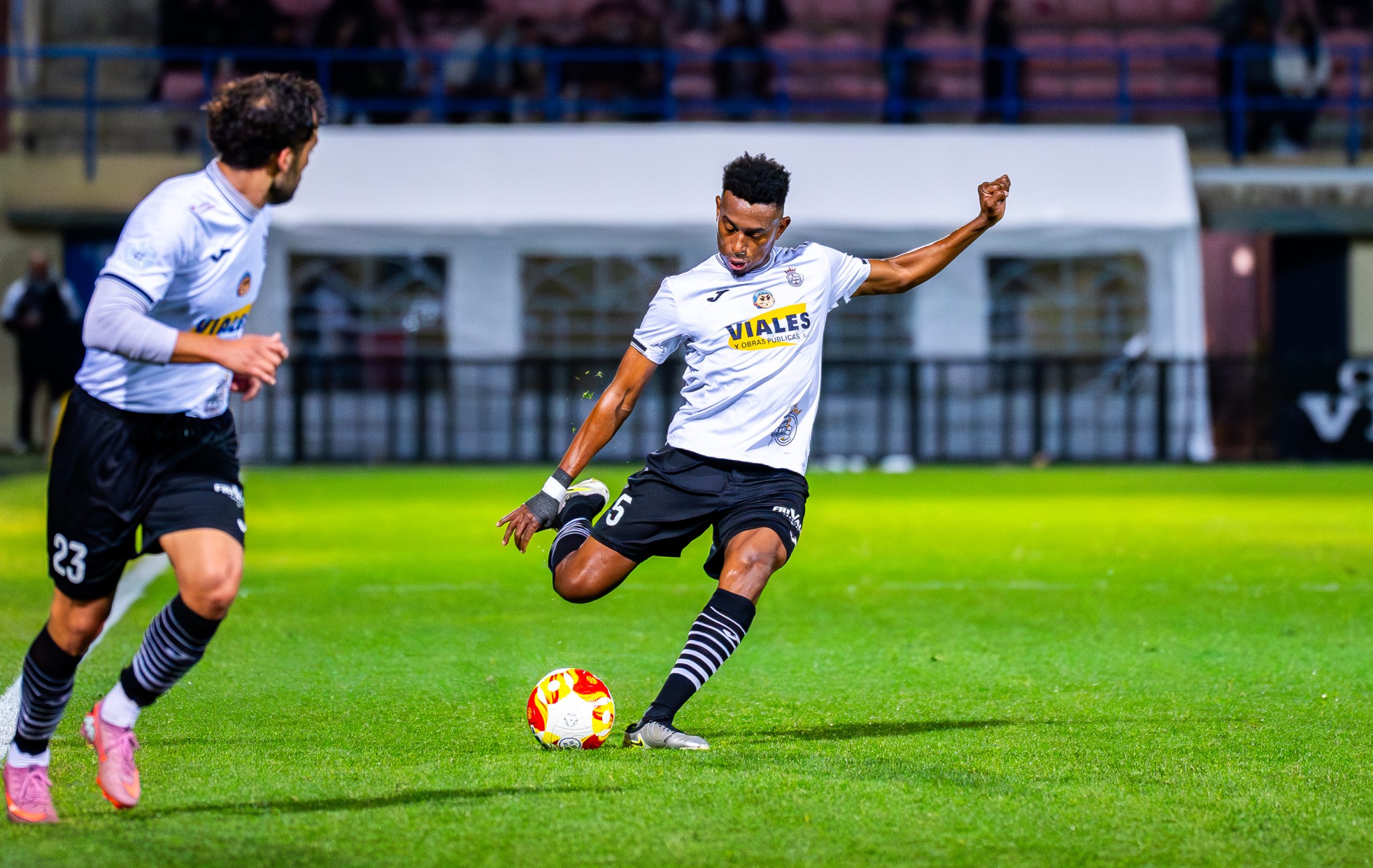 Josiel Núñez y la Balompédica acuerdan la rescisión del contrato del jugador