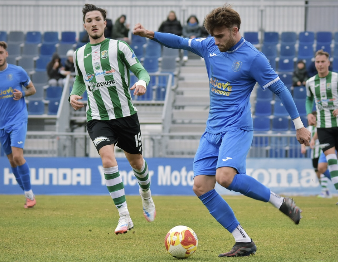 Un Fuenlabrada imparable supera al Quintanar (2-1) y lo manda a la zona de descenso