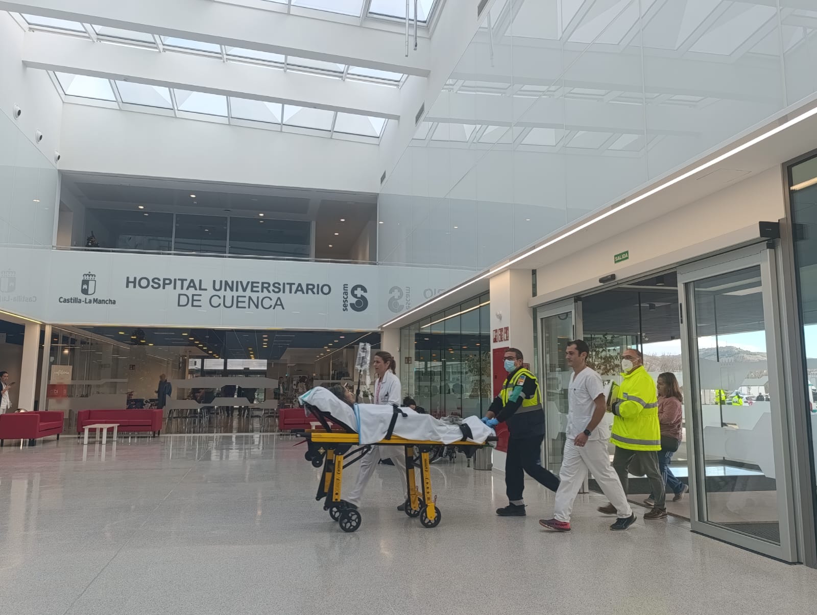 El Hospital Universitario de Cuenca estrena su área de ingresos con dos partos