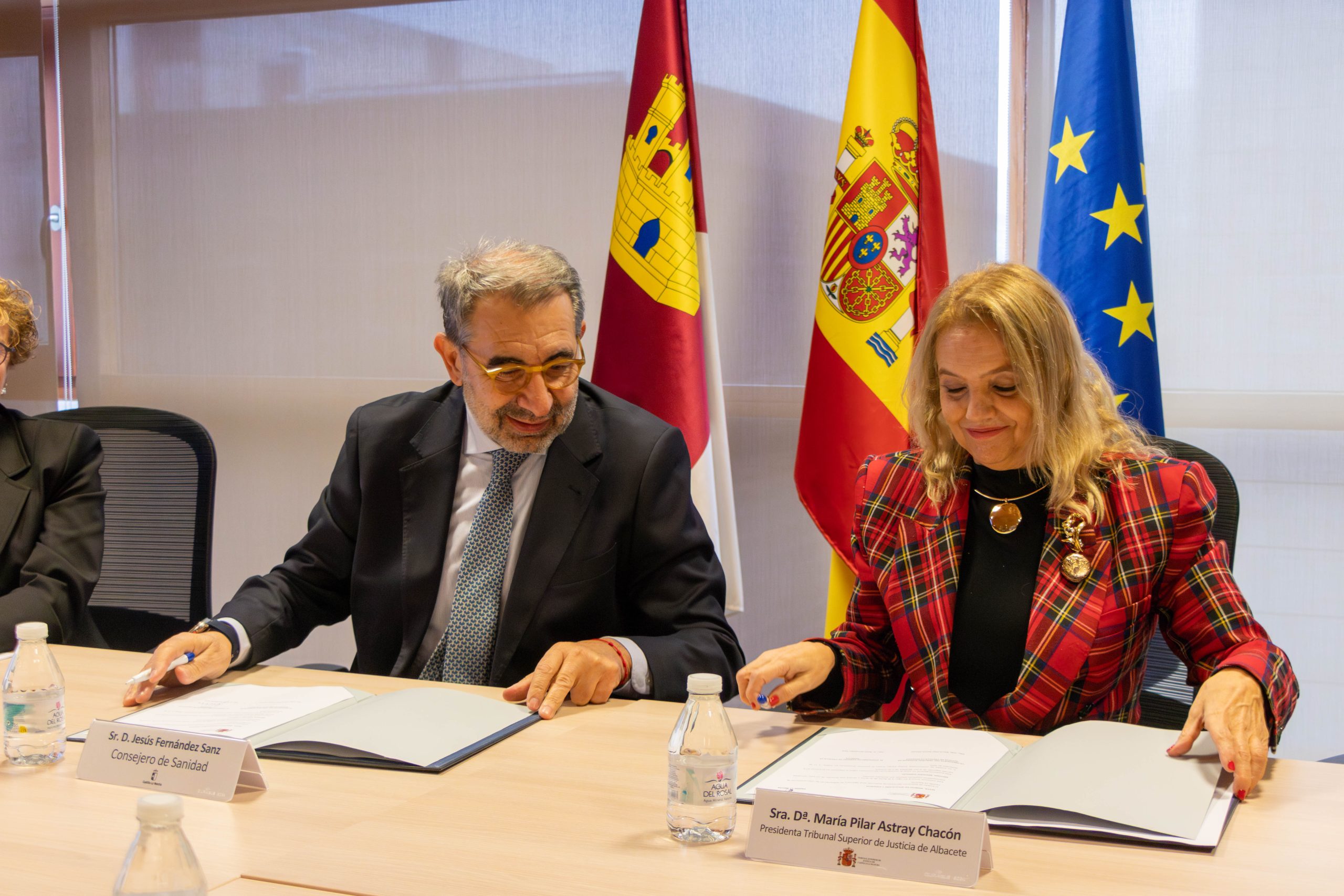 La Junta y el Tribunal Superior firman un protocolo para la atención de personas con enfermedad mental