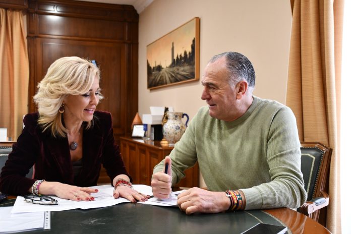 Reunión entre Marian López, delegada de la Junta y José Manuel López Carrizo, alcalde de Tarancón