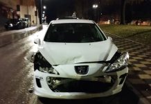 Un coche pierde el control y choca contra otros tres esta madrugada en la calle Río Guadarroyo