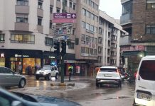La lluvia avería los semáforos de la plaza del Xúcar
