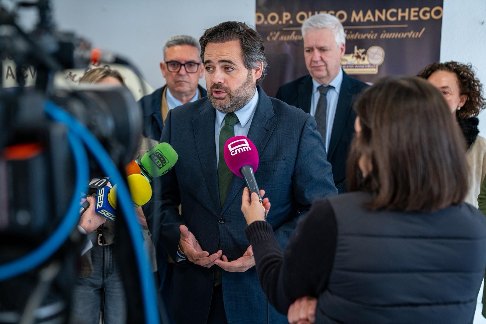 Núñez exige políticas urgentes y eficaces para proteger al sector primario de Castilla-La Mancha