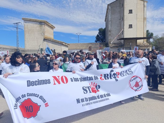 Manifestación en Campos del Paraíso contra las plantas de biogás. FOTO: Cedida