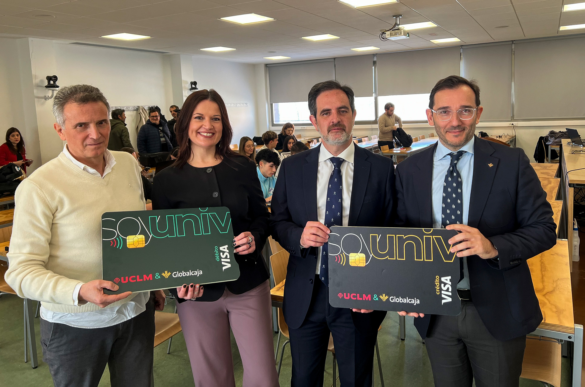 Globalcaja y la UCLM lanzan las nuevas tarjetas para la comunidad universitaria