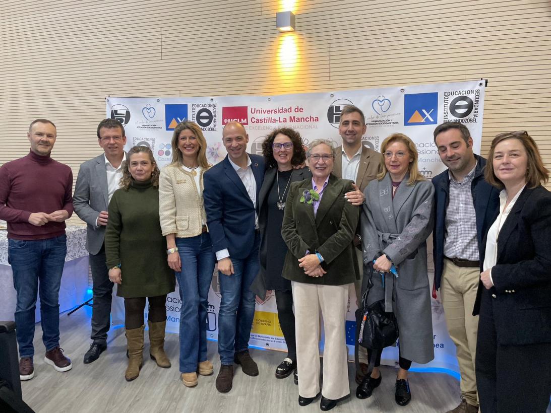 Dos institutos de Cuenca, ejemplos en la formación para la humanización de la atención sociosanitaria