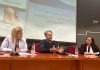 Máximo Huerta presume de orígenes conquenses y defiende el humor «en los lugares más inesperados»