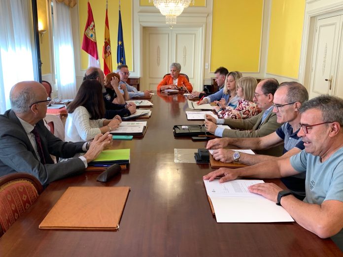 2026-05-25- Subdelegada Preside comisión Flujos Migratorios (1)