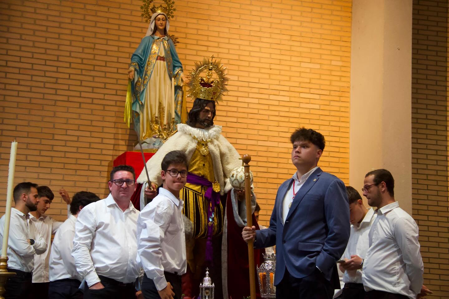El barrio de San Fernando saca en procesión a su santo en el 775 aniversario de su fallecimiento