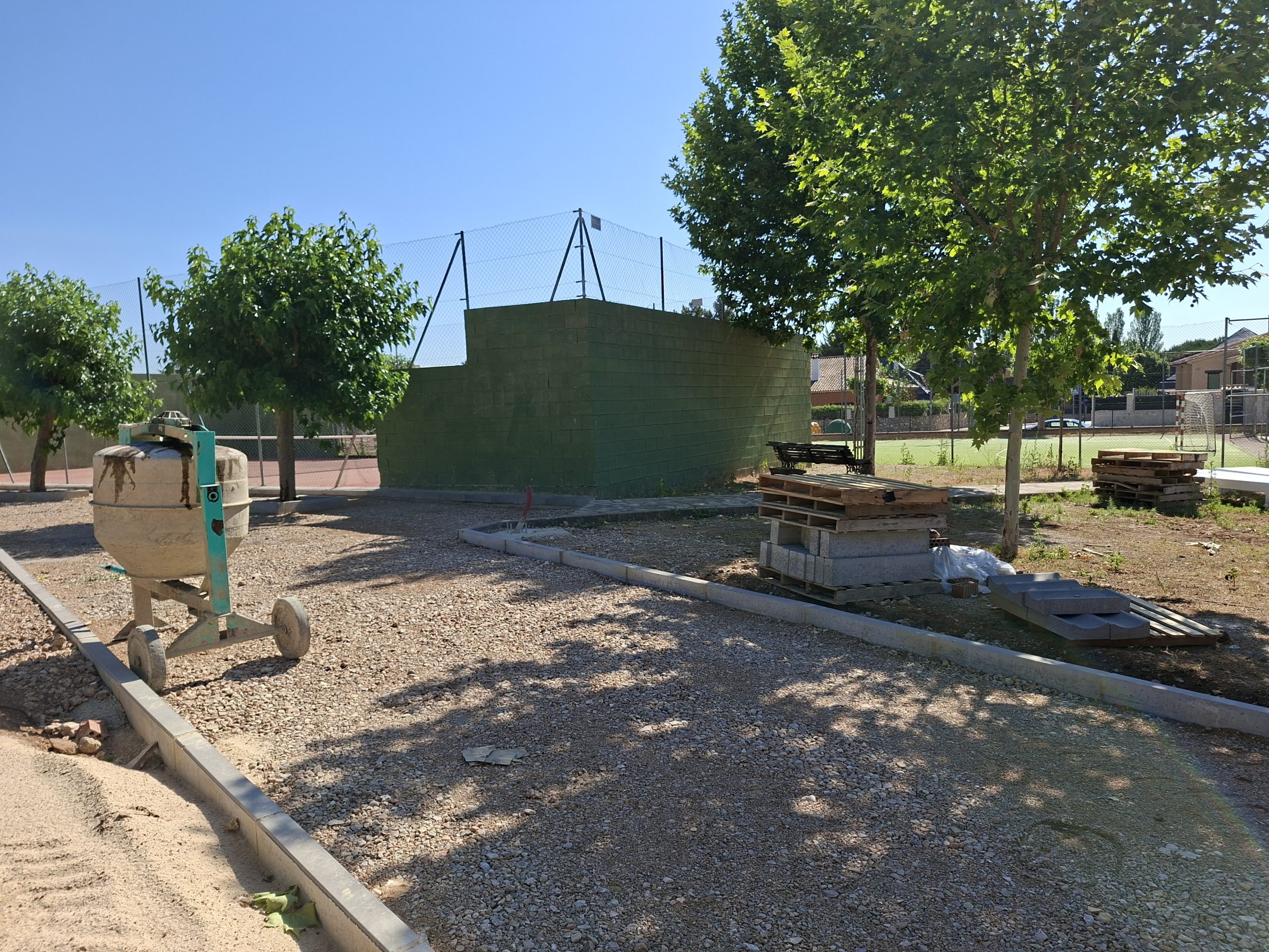 Más de 73.000 euros para obras de mejora de la zona deportiva e infantil del Señorío del Pinar en Jábaga