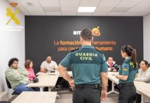 Los usuarios de Amiab en Cuenca se forman en ciberseguridad con la Guardia Civil