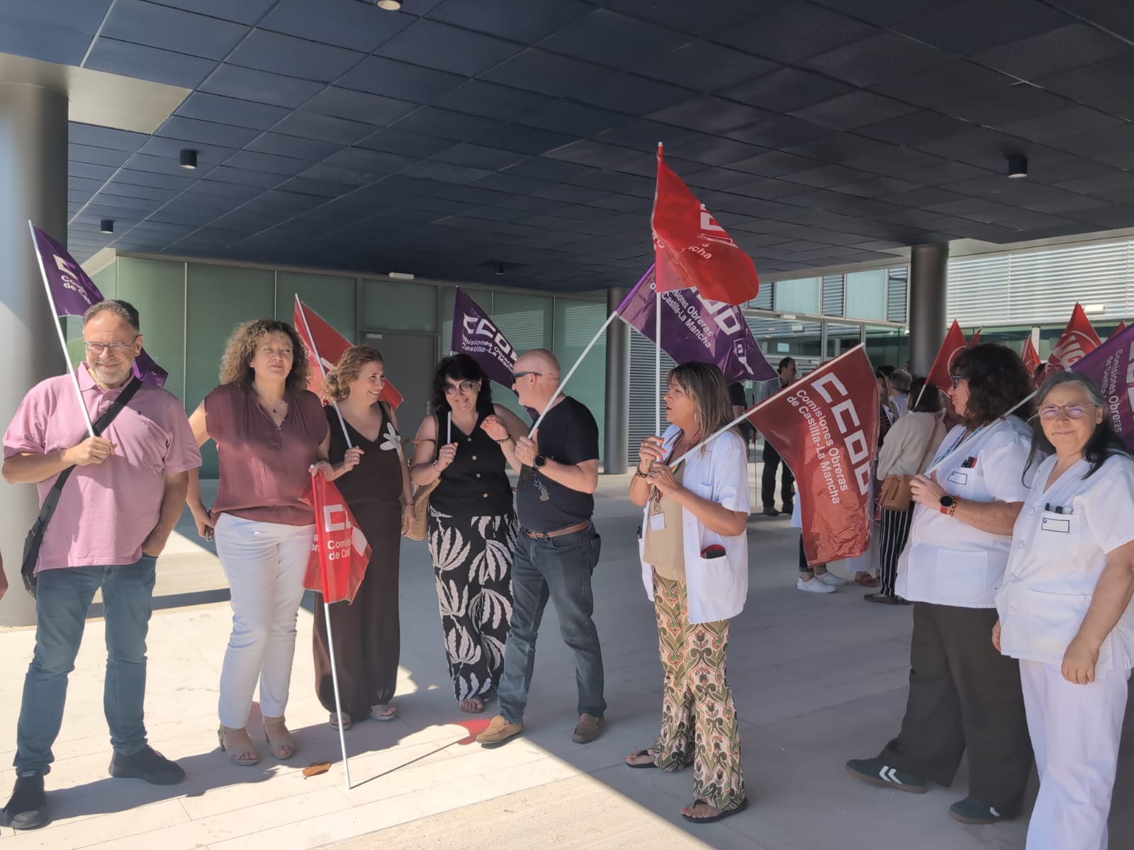 El personal técnico superior y medio del Hospital de Cuenca exige su reclasificación profesional