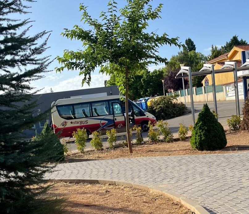 Incidencias en el servicio de autobús ASTRA en Arcas: menor capacidad y sin rampa de movilidad reducida
