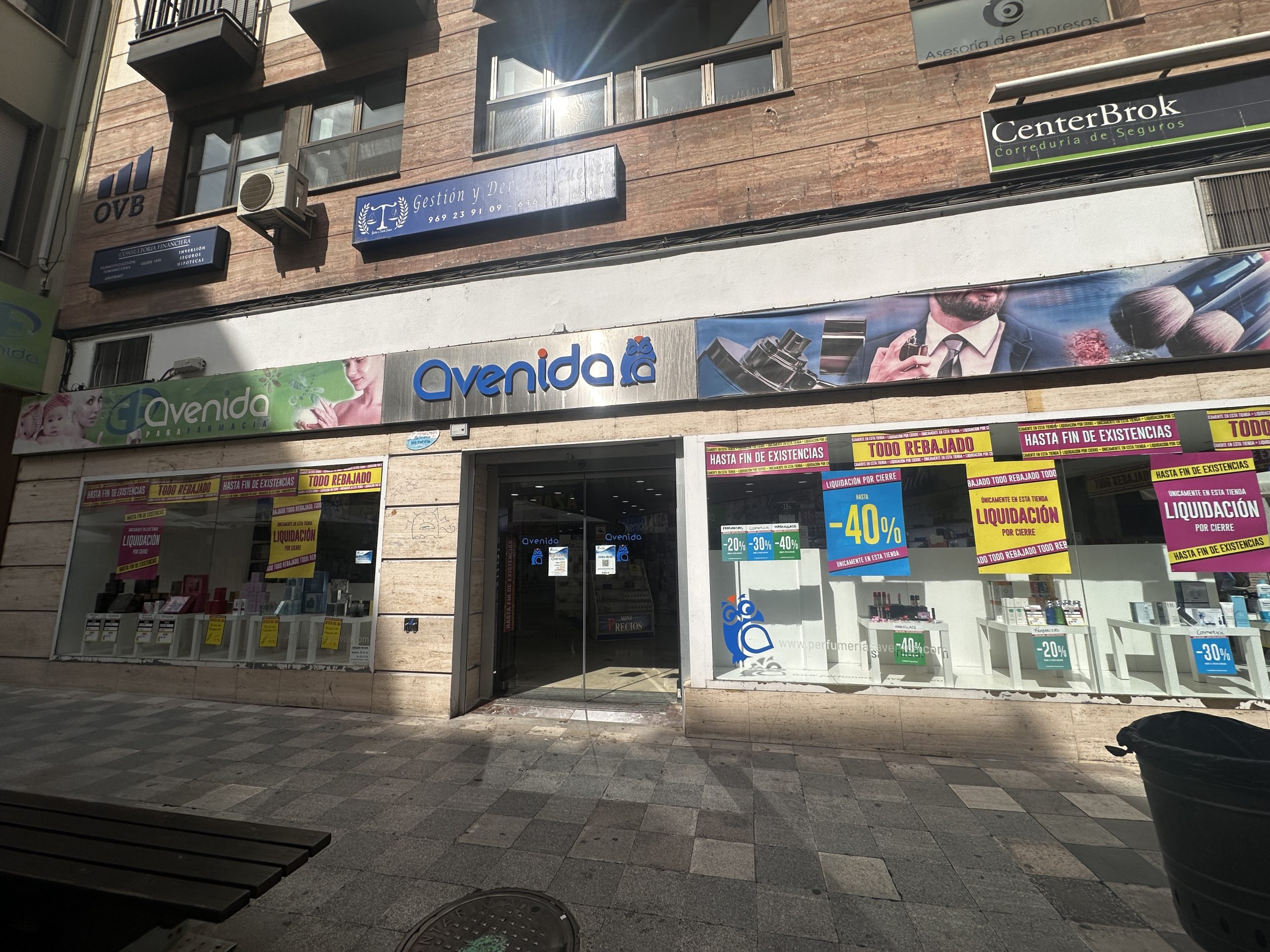 Las trabajadoras de Perfumerías Avenida en Cuenca afectadas por el ERE no descartan una demanda colectiva