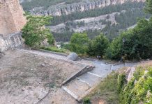 Cuenca en Marcha pide explicaciones por la tala de cipreses en el entorno del Arco de Bezudo en Cuenca