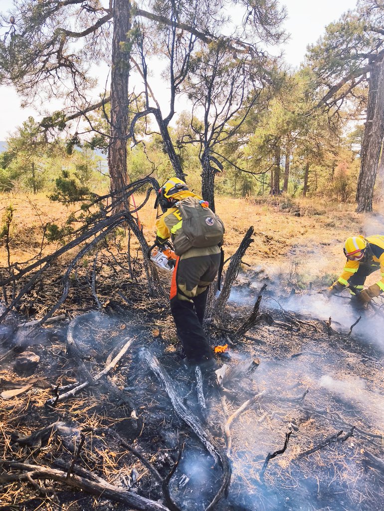 Un rayo provoca un incendio forestal en Uña que obliga a desplegar medios aéreos y a la BRIF