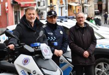 Dolz y el flamante subinspector jefe de la Policía Local, Ángel Barrios abordan una nueva uniformidad